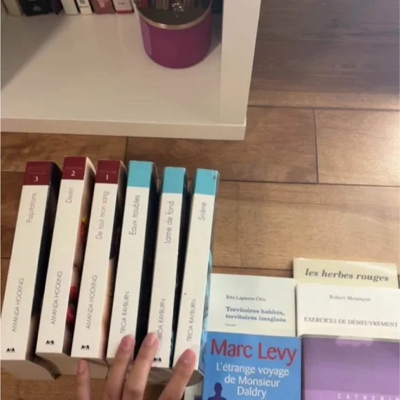 Assorted Book Collection - Picture 3 of 3